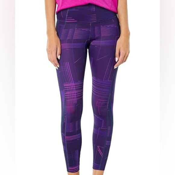 Brooks Women’s Method 7/8 Tight size small in purple cyber pattern running pants - Picture 9 of 10